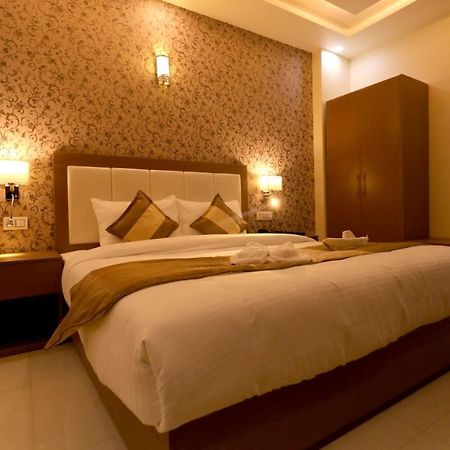 Hotel Yuvraj Grand Jabalpur Bagian luar foto
