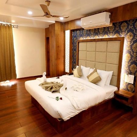 Hotel Yuvraj Grand Jabalpur Bagian luar foto