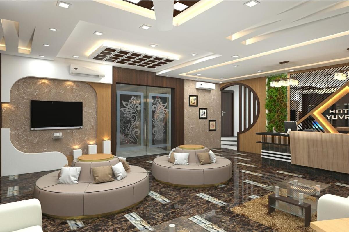 Hotel Yuvraj Grand Jabalpur Bagian luar foto