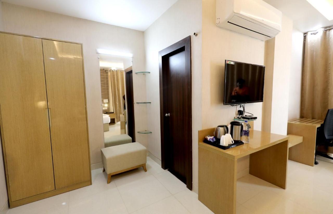Hotel Yuvraj Grand Jabalpur Bagian luar foto