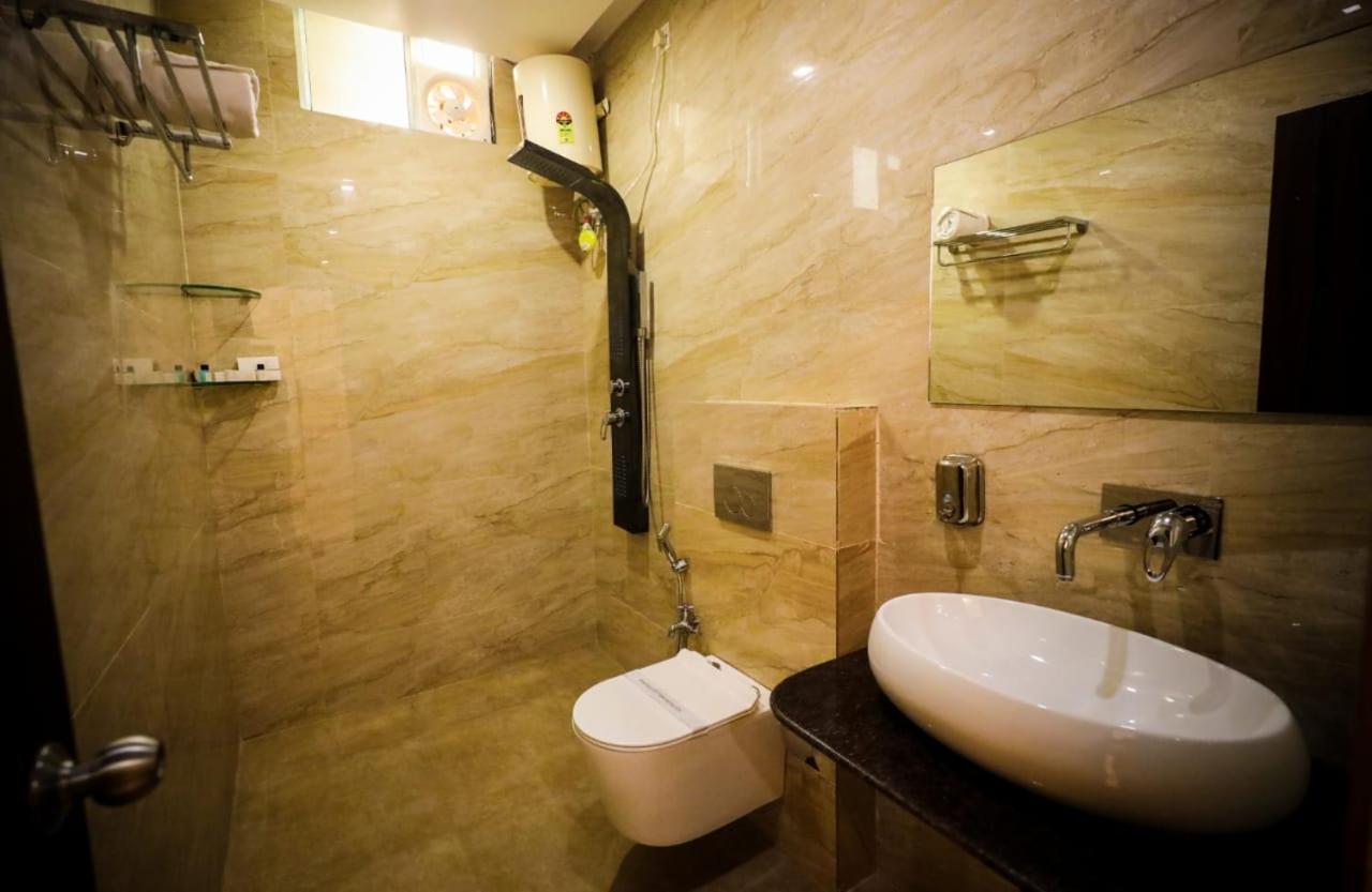 Hotel Yuvraj Grand Jabalpur Bagian luar foto