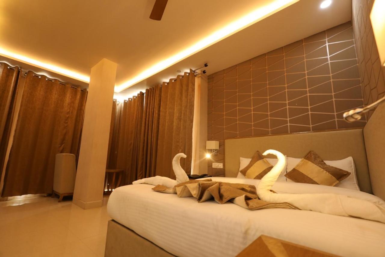 Hotel Yuvraj Grand Jabalpur Bagian luar foto